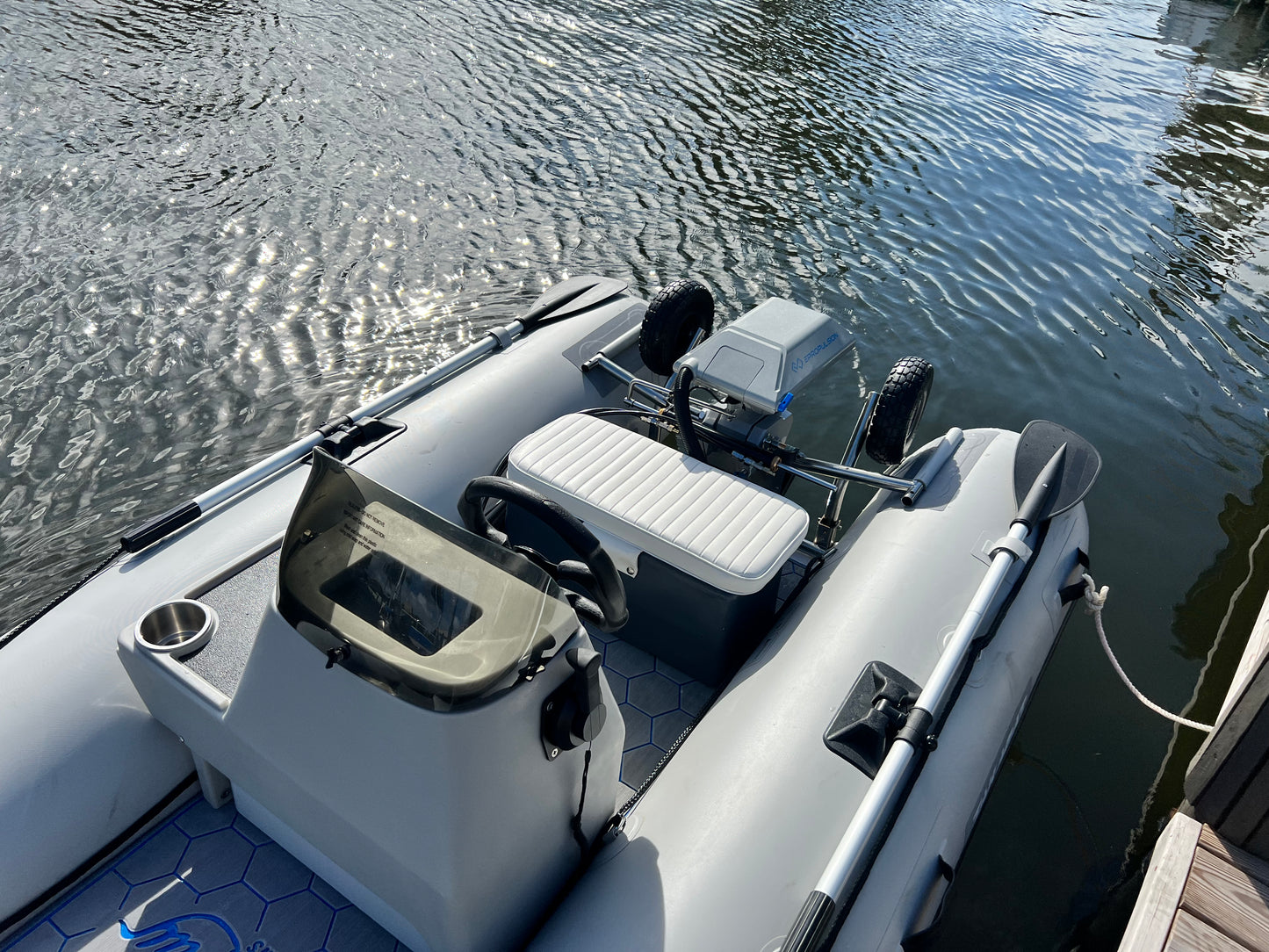 Takacat 300LX E.C.A.R.T Hybrid Dinghy/Tender Package w/ Epropulsion Navy 3 Evo (6hp) and (1) E60 Battery